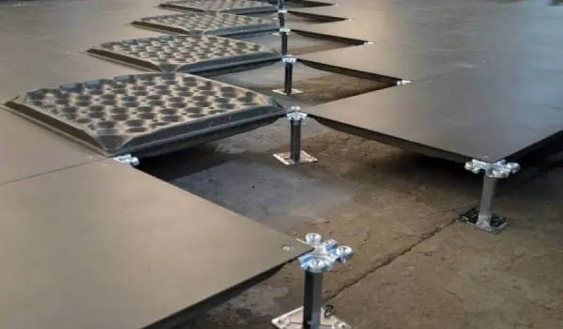 Istalação de piso elevado Istalação de piso elevado